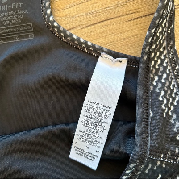 NIKE Womens Athletic Sports Bra Size XL Racerback Black White Pullover Style - Picture 5 of 7